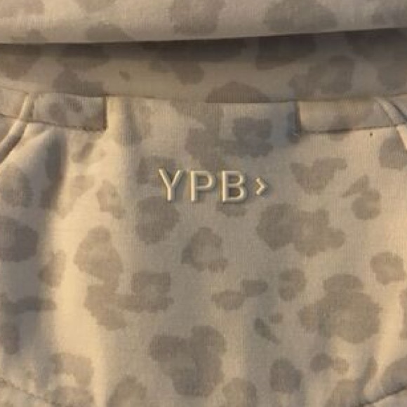 YPB Abercrombie & Fitch “Your Personal Best” Half-Zip Leopard Pullover Size M - Picture 2 of 8